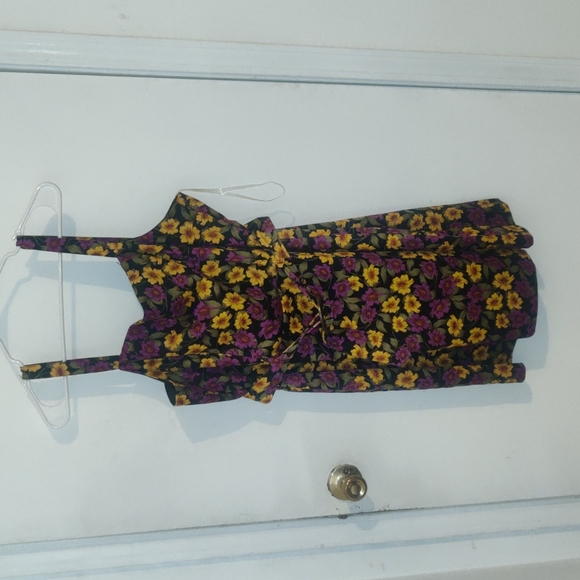 Dress - Picture 2 of 4